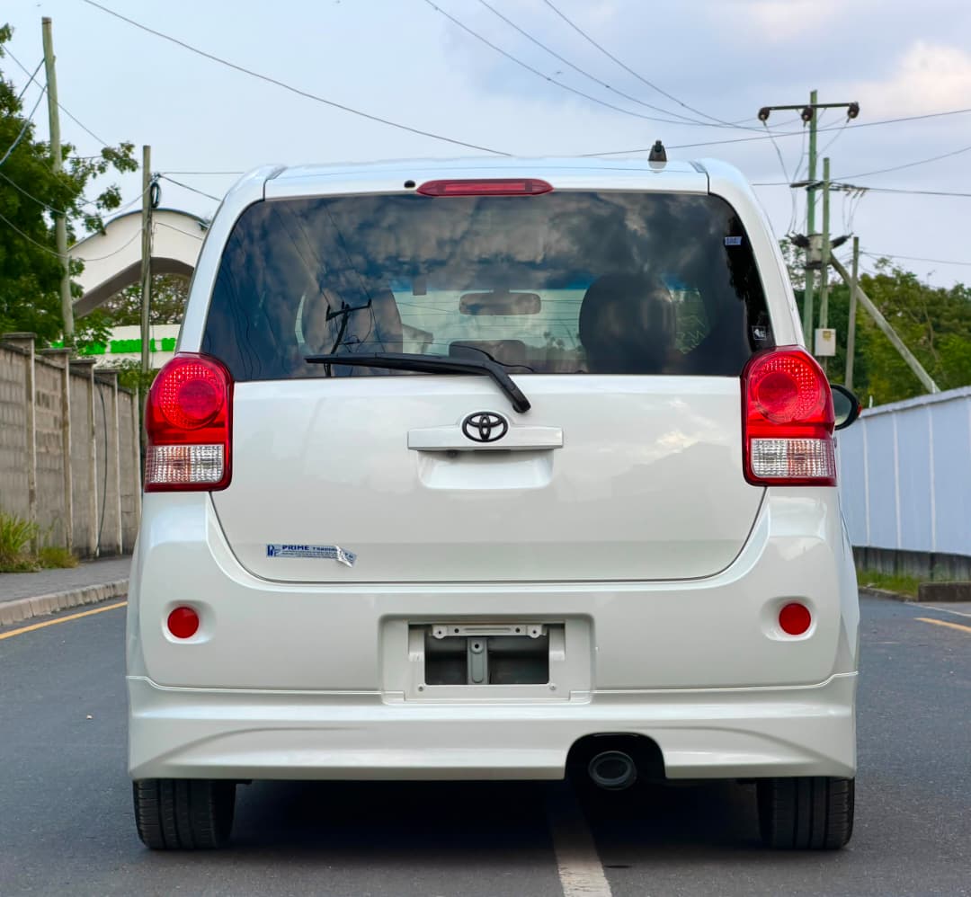 Toyota Porte thumbnail 10